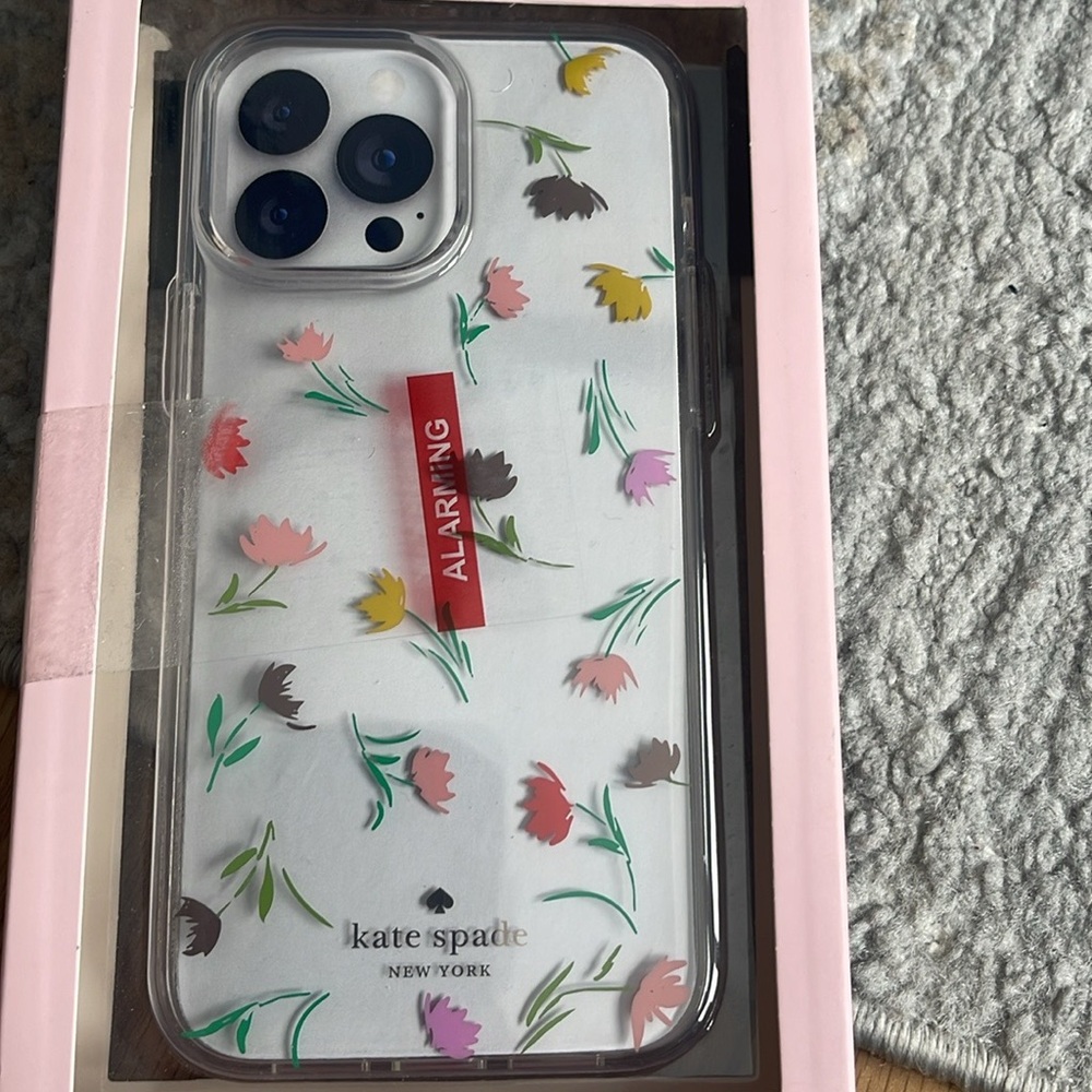 Kate Spade Phone Cover - Picture 3 of 3